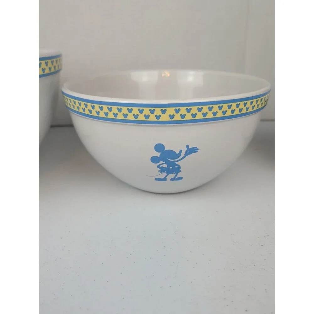 Nesting MIXING BOWLS Large is 11x6